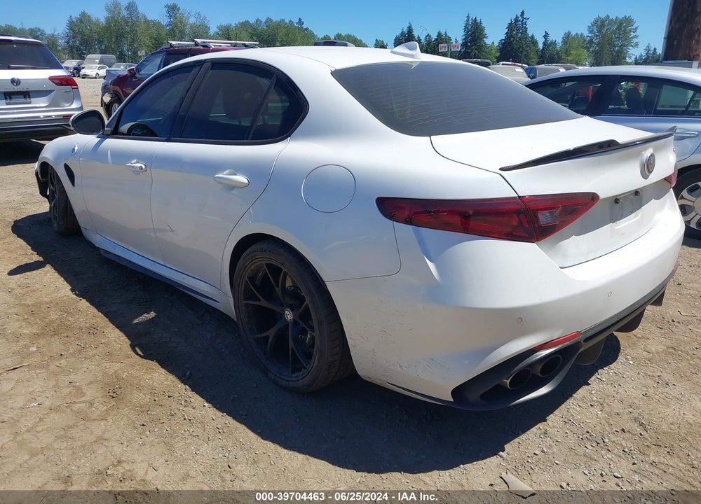 2018 ALFA ROMEO GIULIA QUADRIFOGLIO RWD VIN: ZARFAEAV0J7586244