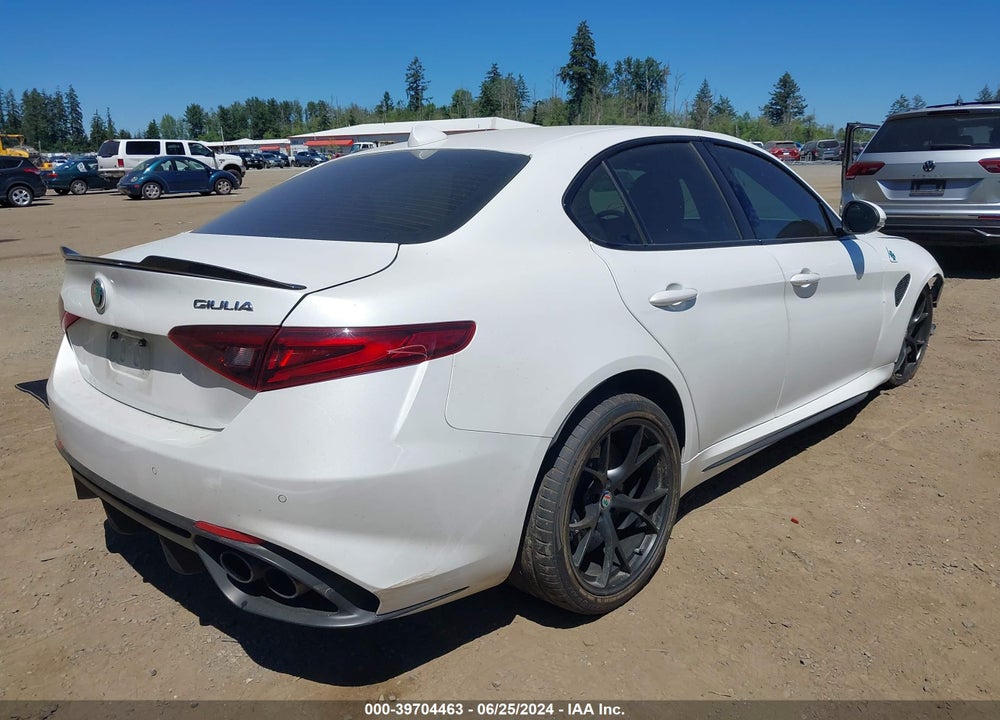 2018 ALFA ROMEO GIULIA QUADRIFOGLIO RWD VIN: ZARFAEAV0J7586244
