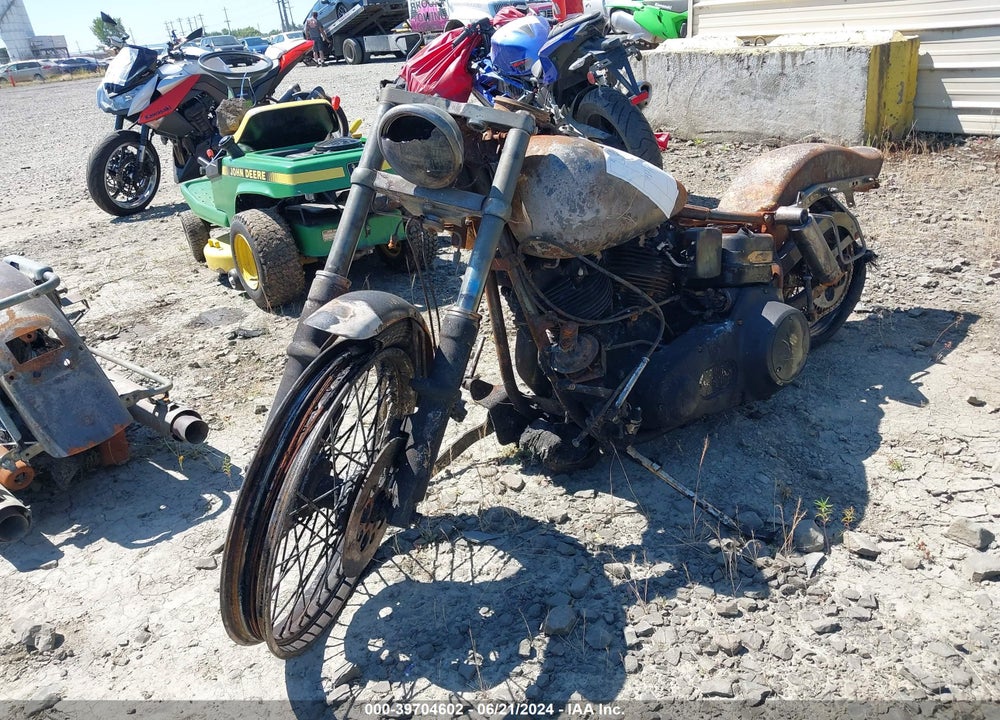 1983 HARLEY-DAVIDSON FXWG VIN: 1HD1BEK11DY019082