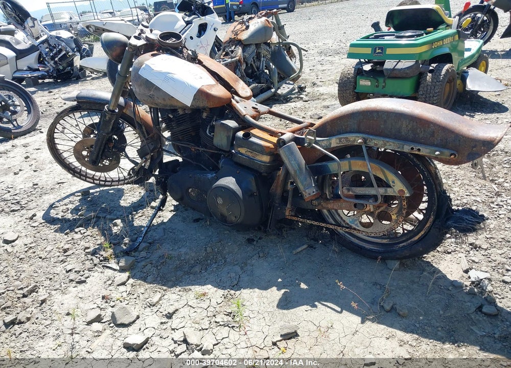 1983 HARLEY-DAVIDSON FXWG VIN: 1HD1BEK11DY019082