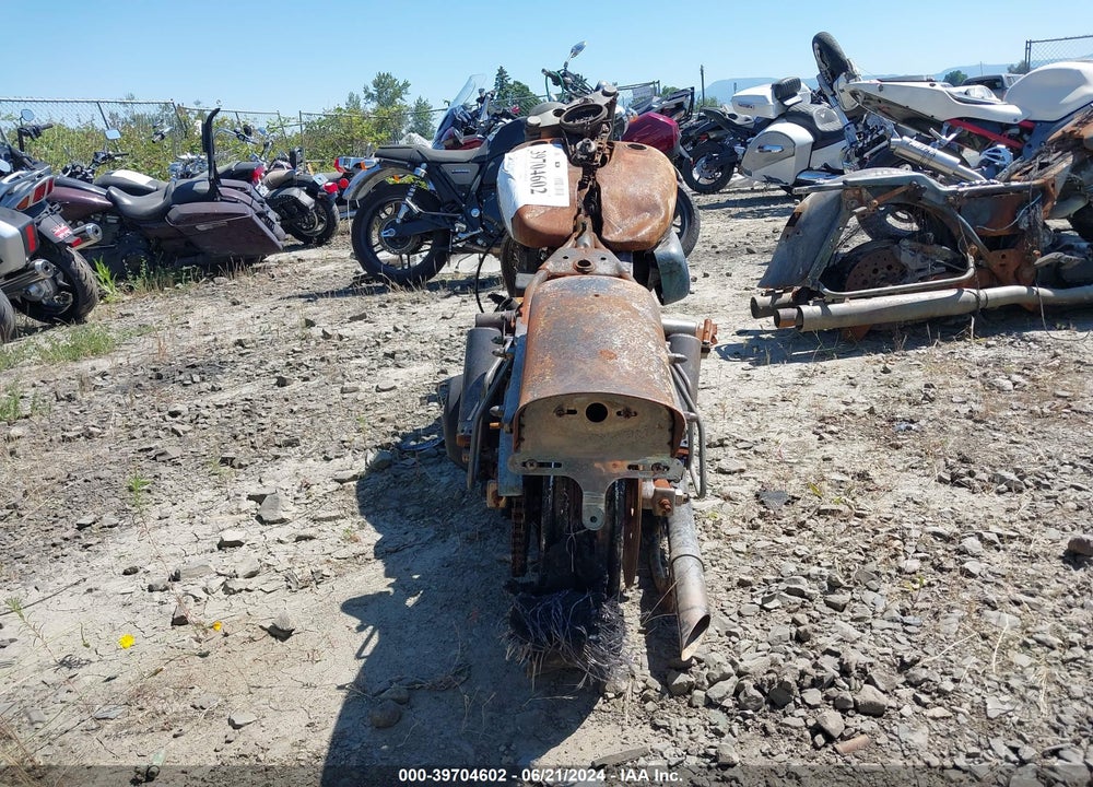 1983 HARLEY-DAVIDSON FXWG VIN: 1HD1BEK11DY019082