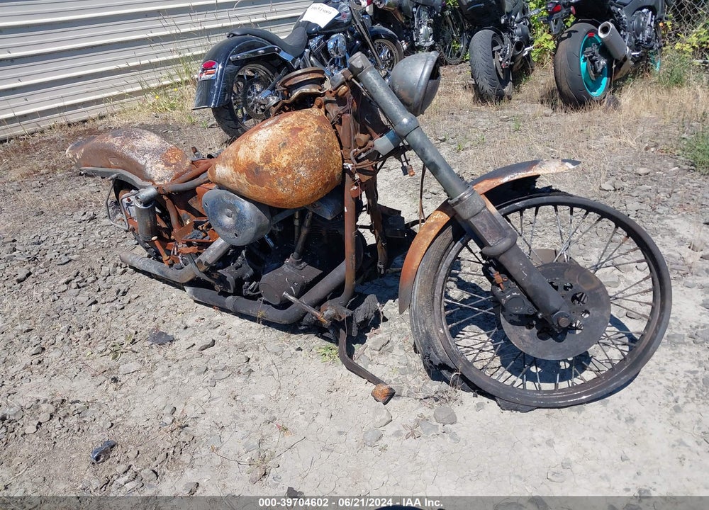 1983 HARLEY-DAVIDSON FXWG VIN: 1HD1BEK11DY019082