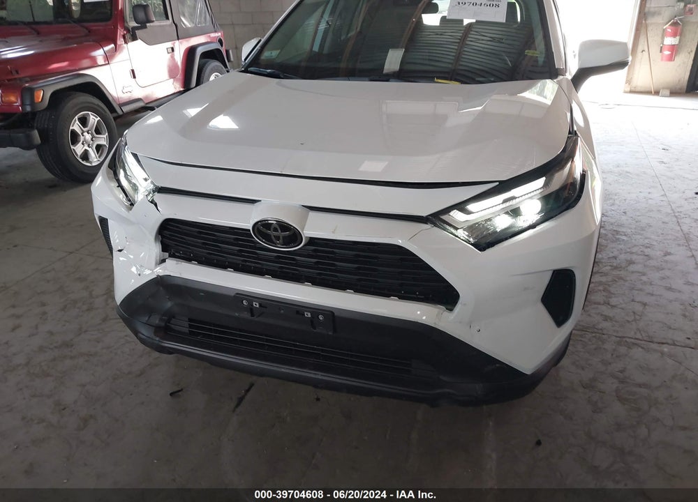 2024 TOYOTA RAV4 XLE VIN: 2T3P1RFV9RC444975