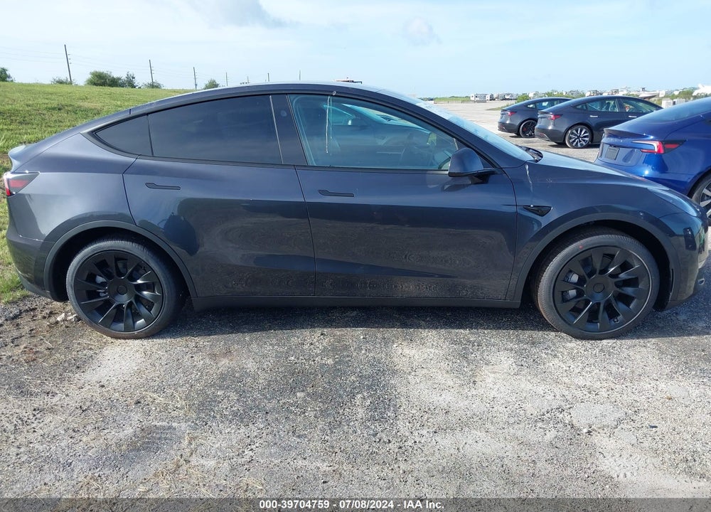2024 TESLA MODEL Y LONG RANGE DUAL MOTOR ALL-WHEEL DRIVE VIN: 7SAYGDEE7RA281254