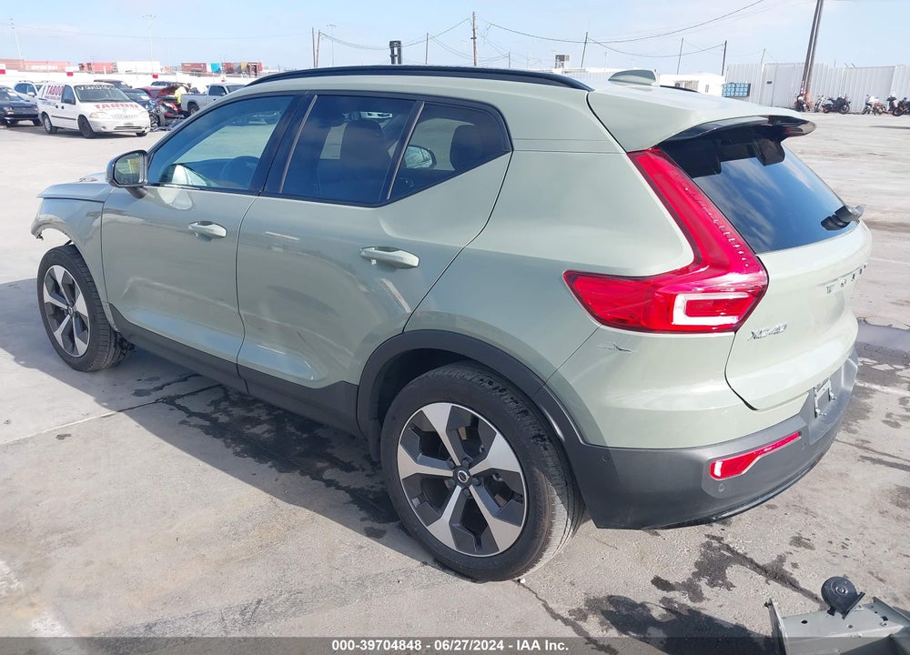 2023 VOLVO XC40 B5 ULTIMATE DARK THEME VIN: YV4L12UX4P2966974