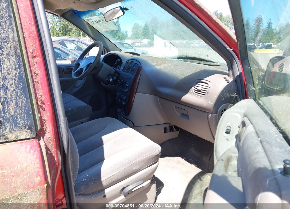 2001 CHRYSLER TOWN & COUNTRY LX VIN: 2C8GP44371R385794