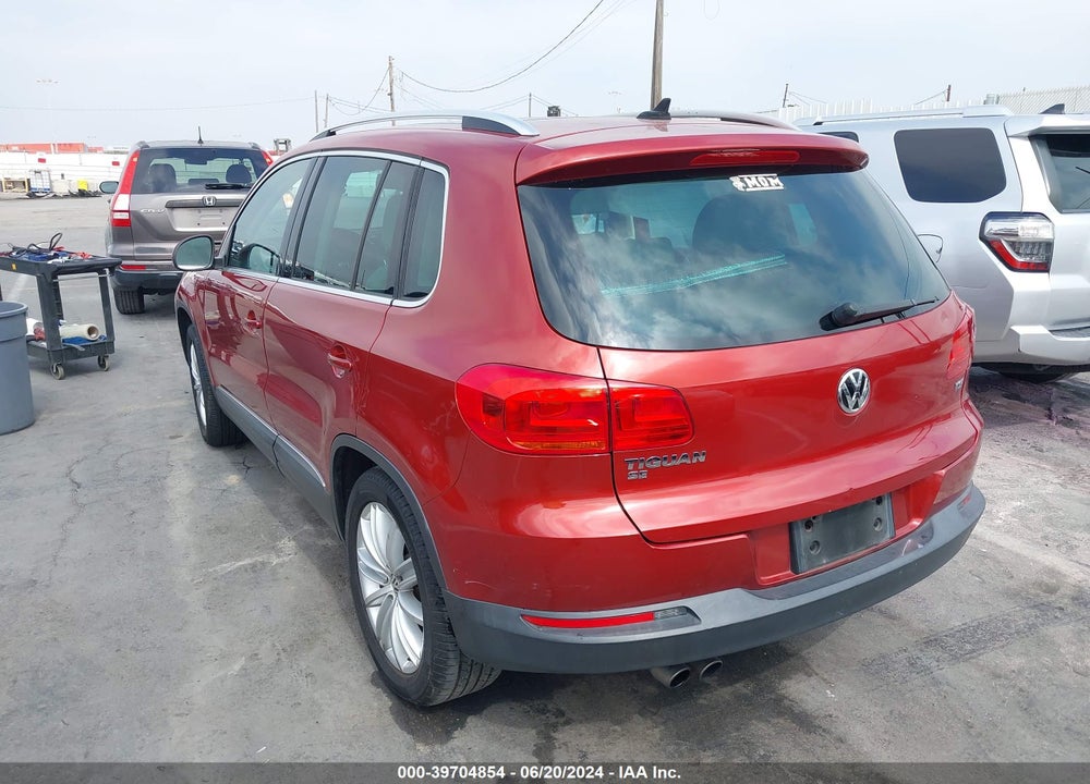 2016 VOLKSWAGEN TIGUAN SE VIN: WVGAV7AX5GW069120