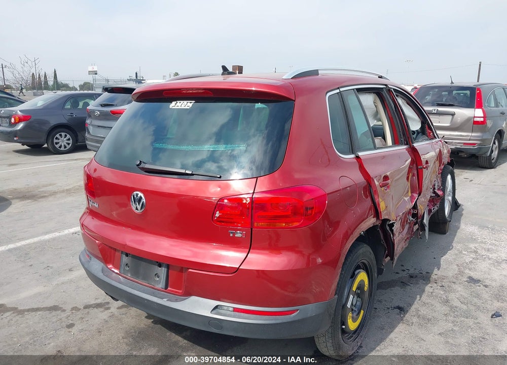 2016 VOLKSWAGEN TIGUAN SE VIN: WVGAV7AX5GW069120
