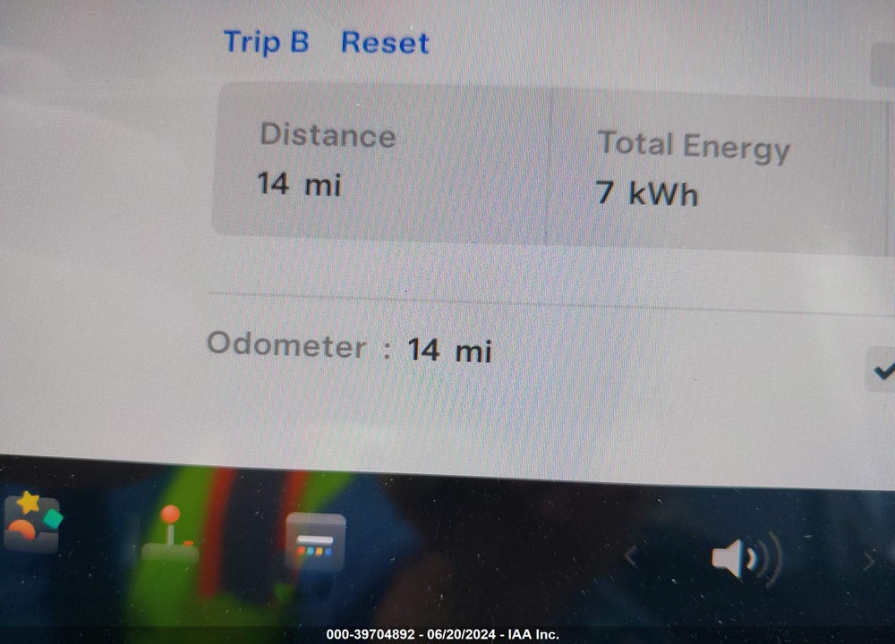 2024 TESLA MODEL Y LONG RANGE DUAL MOTOR ALL-WHEEL DRIVE VIN: 7SAYGDEE1RA263848