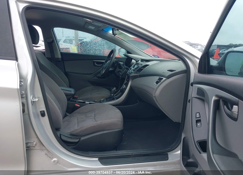 2015 HYUNDAI ELANTRA SE VIN: 5NPDH4AE7FH580077
