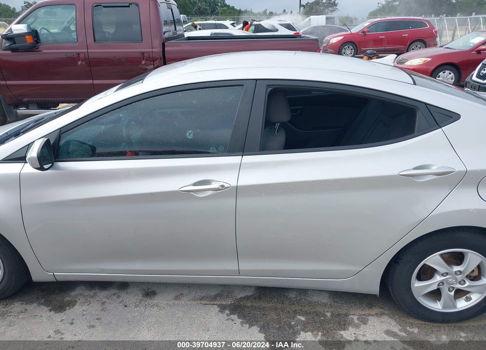 2015 HYUNDAI ELANTRA SE VIN: 5NPDH4AE7FH580077