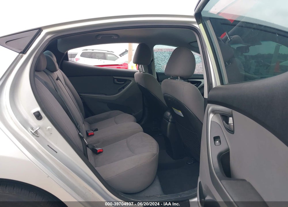2015 HYUNDAI ELANTRA SE VIN: 5NPDH4AE7FH580077