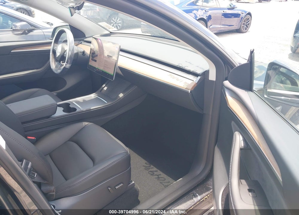 2024 TESLA MODEL Y LONG RANGE/RWD VIN: 7SAYGDED7RF091951