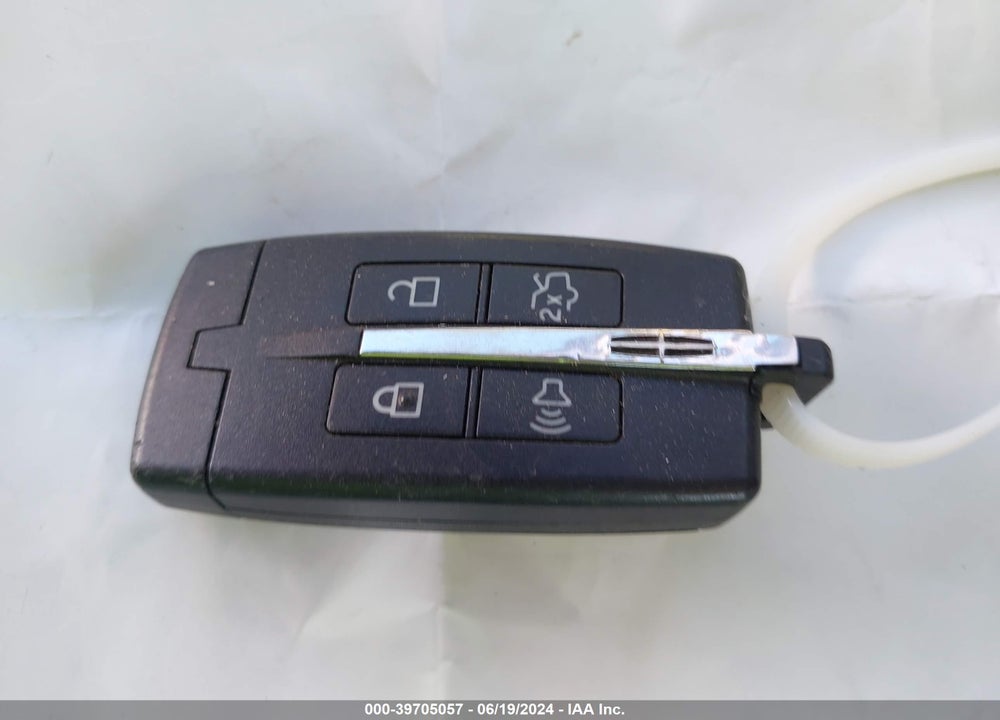 2011 LINCOLN MKS VIN: 1LNHL9DR4BG612568