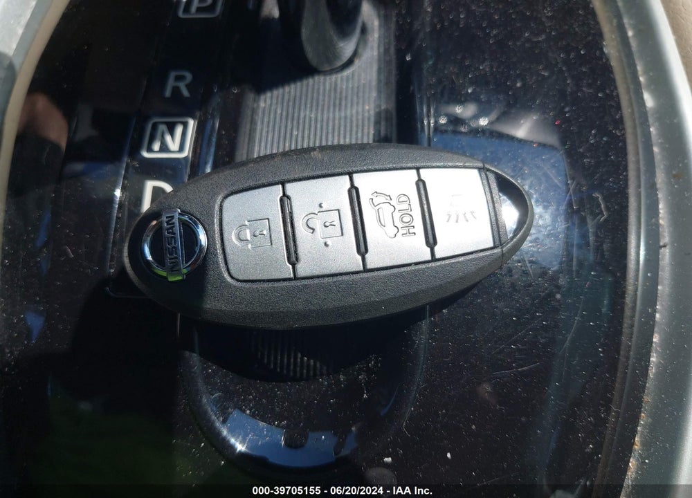2016 NISSAN ROGUE SL VIN: 5N1AT2MV5GC739379