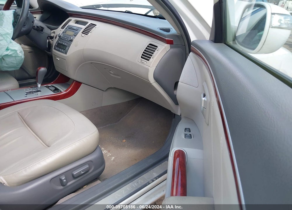 2008 HYUNDAI AZERA LIMITED VIN: KMHFC46FX8A290432