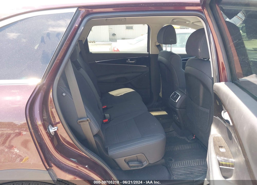 2019 KIA SORENTO 2.4L LX VIN: 5XYPGDA39KG548005