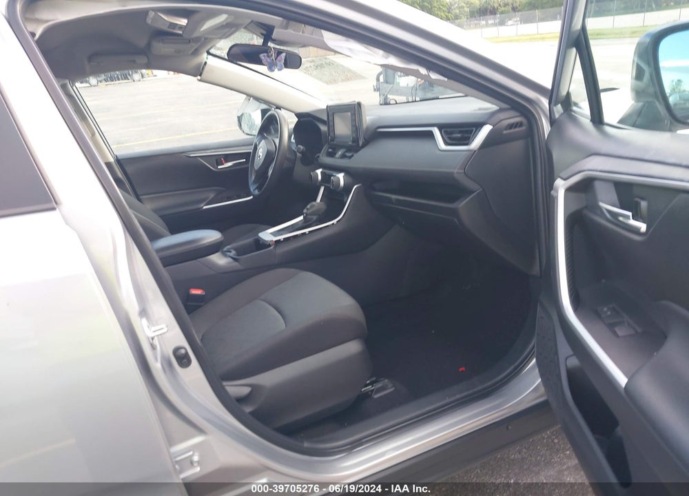 2022 TOYOTA RAV4 XLE VIN: 2T3W1RFV0NC174282