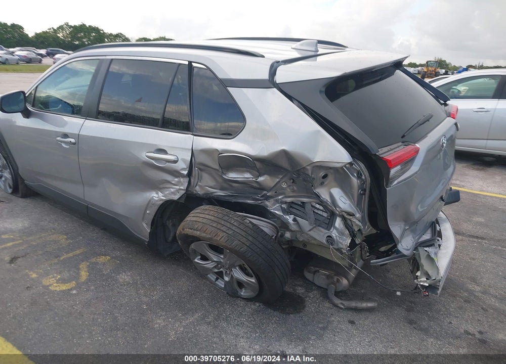 2022 TOYOTA RAV4 XLE VIN: 2T3W1RFV0NC174282