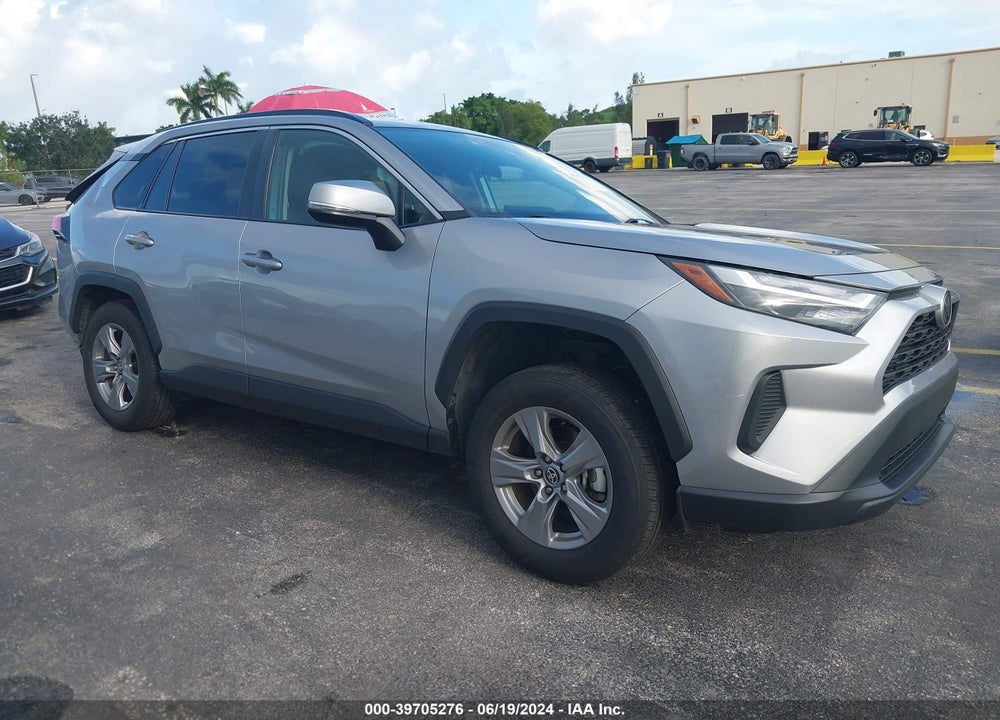 2022 TOYOTA RAV4 XLE VIN: 2T3W1RFV0NC174282