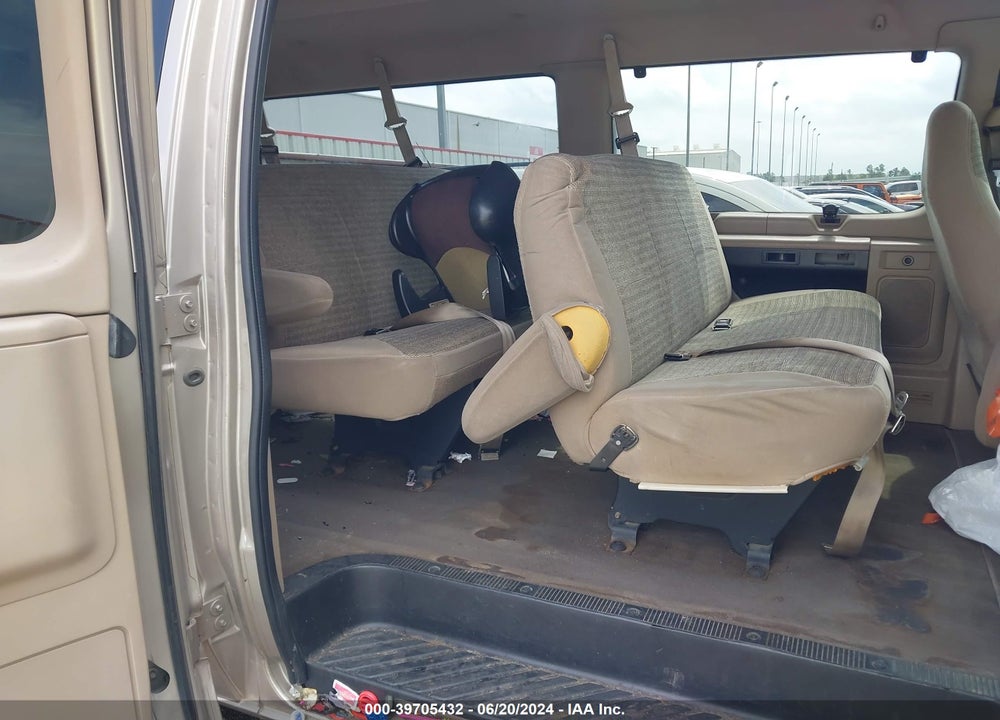 2001 FORD E-350 SUPER DUTY XL/XLT VIN: 1FBSS31L01HB27545