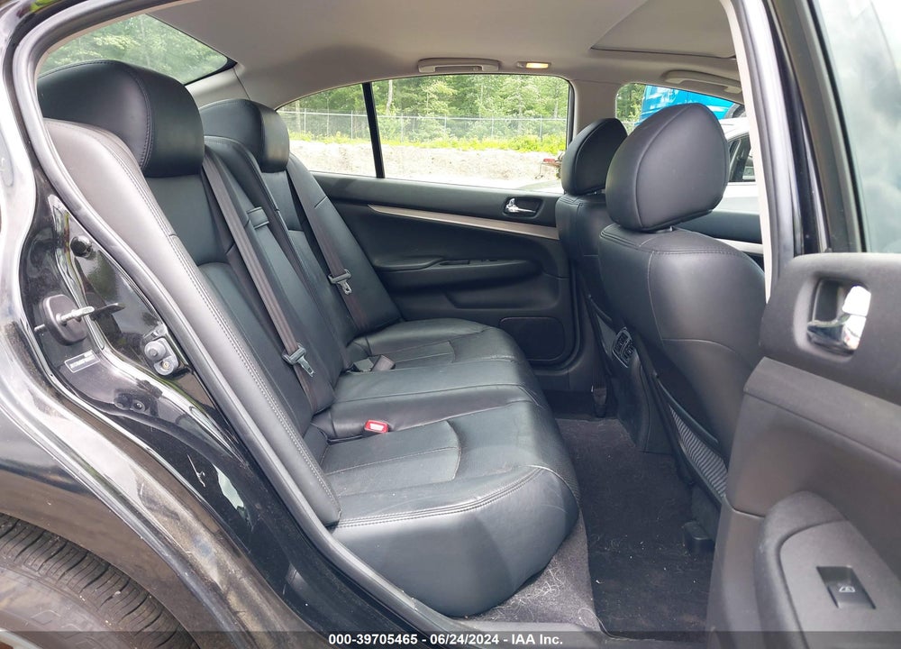 2015 INFINITI Q40 VIN: JN1CV6AR9FM650027