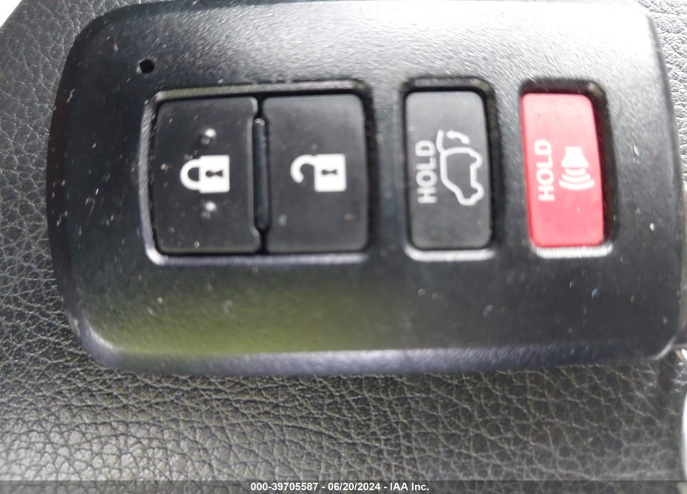 2016 TOYOTA RAV4 HYBRID LIMITED VIN: JTMDJREV1GD055373