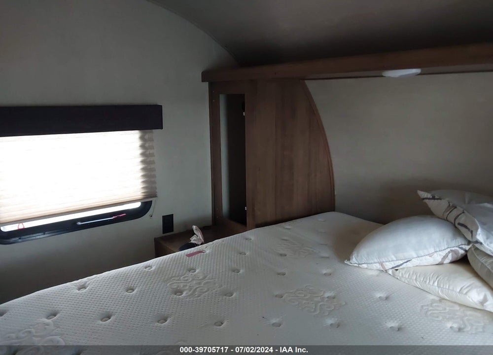 2018 GULFSTREAM KINGSPORT VIN: 1NL1G3226K1133188