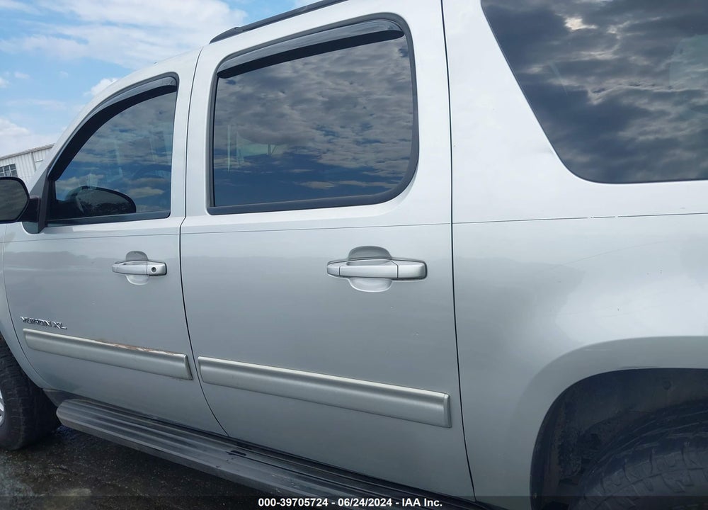 2011 GMC YUKON XL 1500 VIN: 1GKS2HE34BR174161