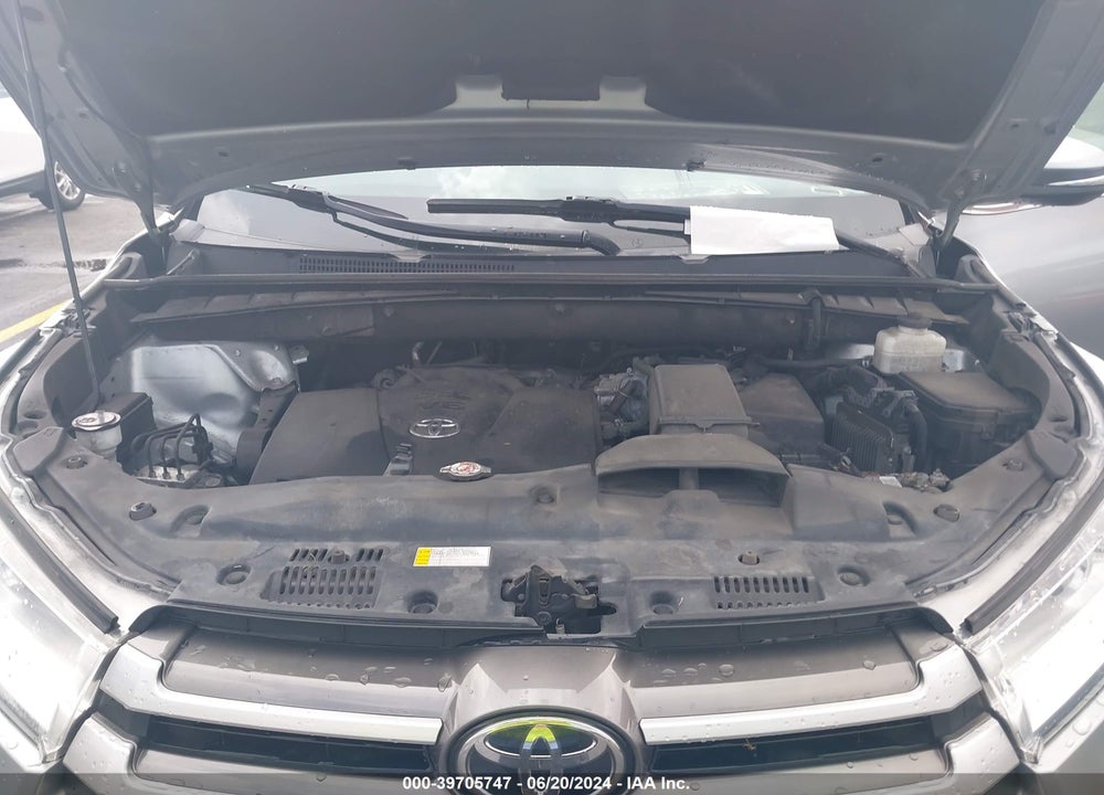 2019 TOYOTA HIGHLANDER LE VIN: 5TDZZRFH8KS369879