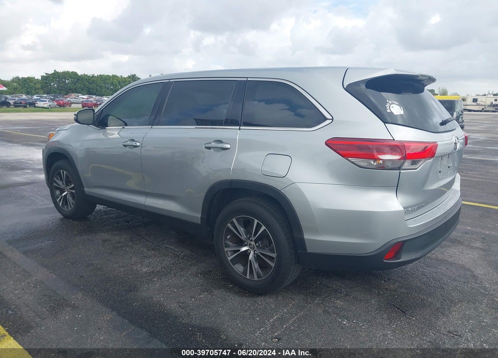 2019 TOYOTA HIGHLANDER LE VIN: 5TDZZRFH8KS369879