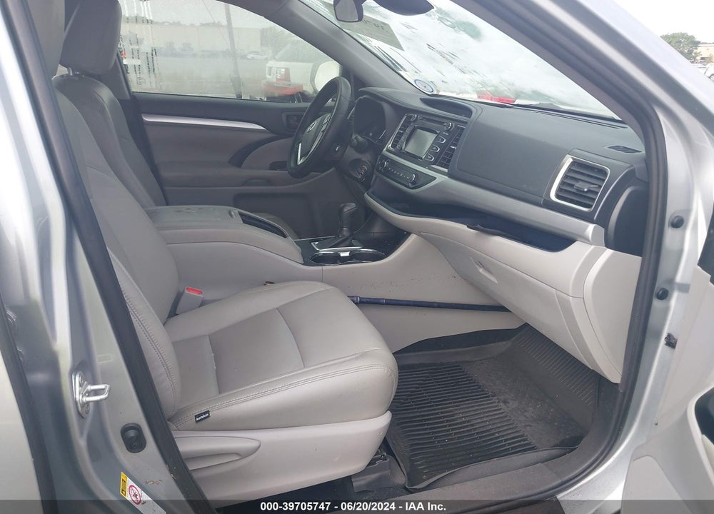 2019 TOYOTA HIGHLANDER LE VIN: 5TDZZRFH8KS369879