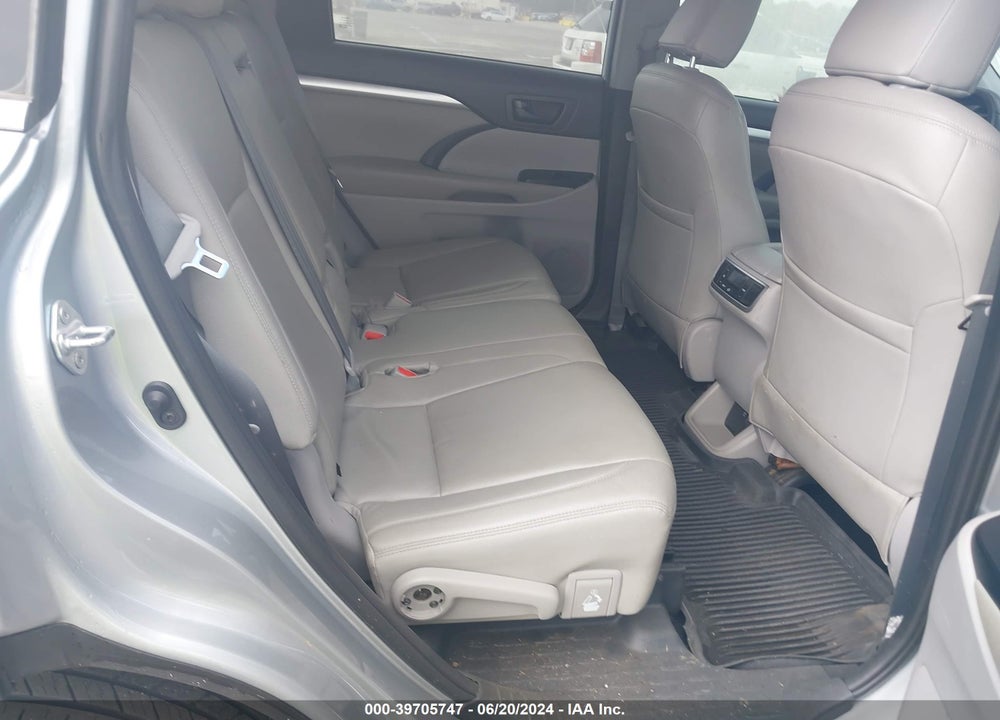 2019 TOYOTA HIGHLANDER LE VIN: 5TDZZRFH8KS369879