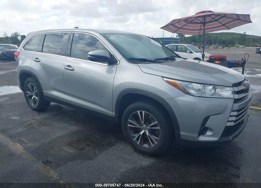 2019 TOYOTA HIGHLANDER LE VIN: 5TDZZRFH8KS369879