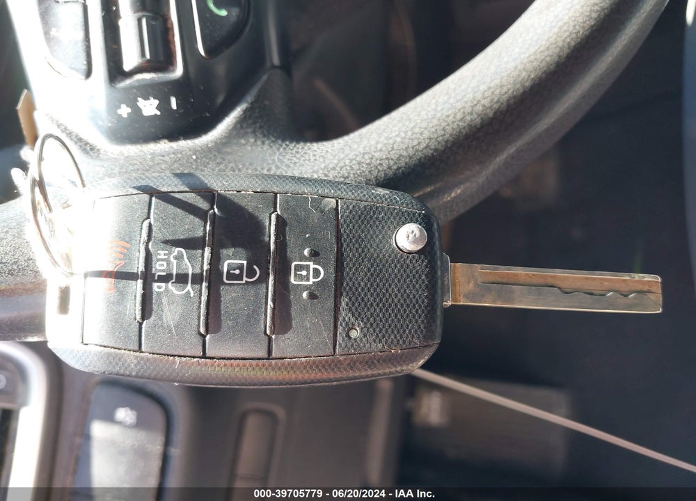 2016 KIA SORENTO 2.4L LX VIN: 5XYPGDA32GG158063