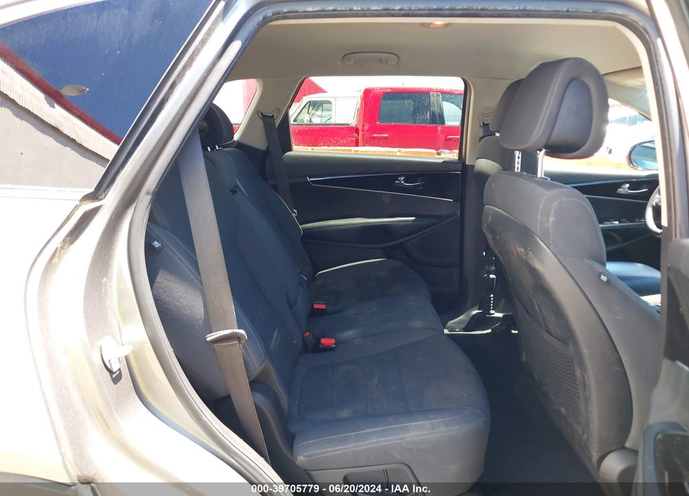 2016 KIA SORENTO 2.4L LX VIN: 5XYPGDA32GG158063