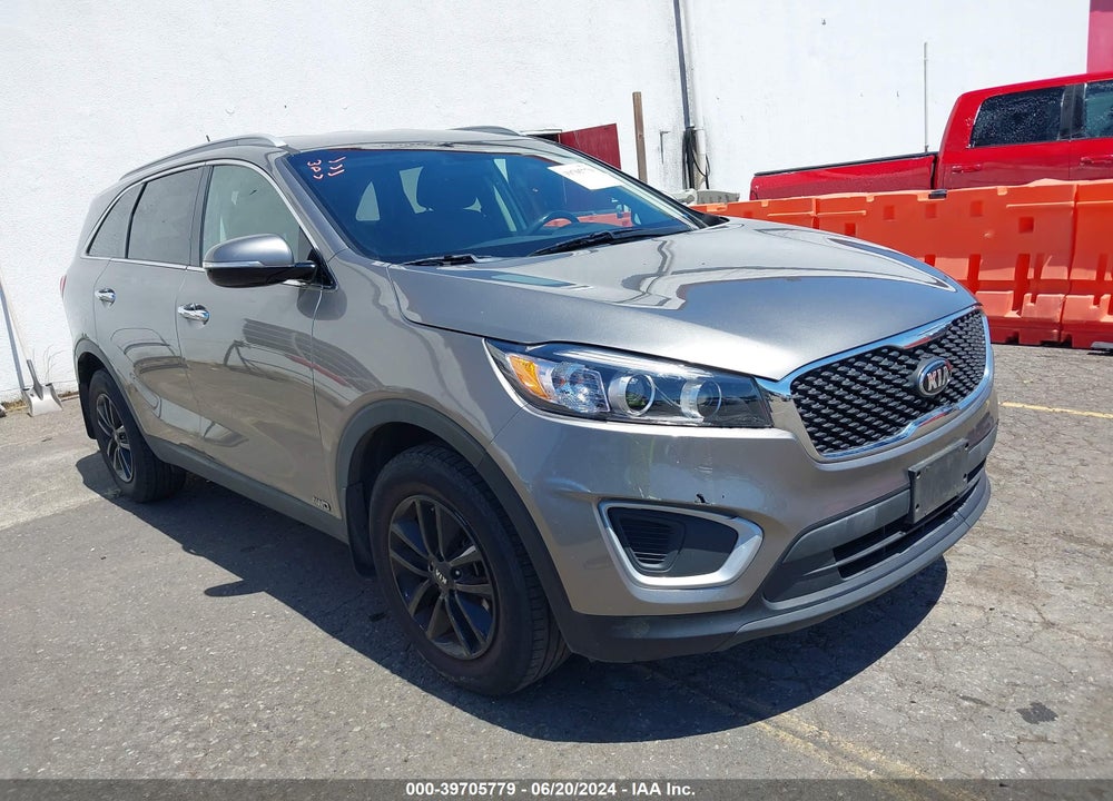2016 KIA SORENTO 2.4L LX VIN: 5XYPGDA32GG158063