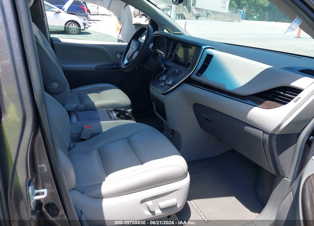 2016 TOYOTA SIENNA XLE 8 PASSENGER VIN: 5TDYK3DC0GS698765