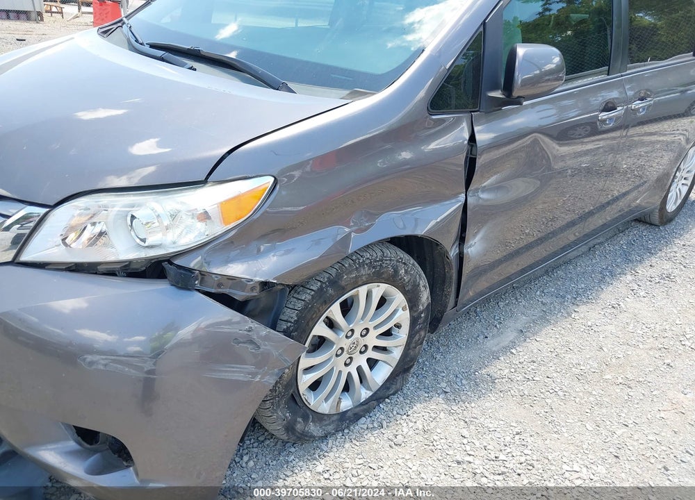 2016 TOYOTA SIENNA XLE 8 PASSENGER VIN: 5TDYK3DC0GS698765