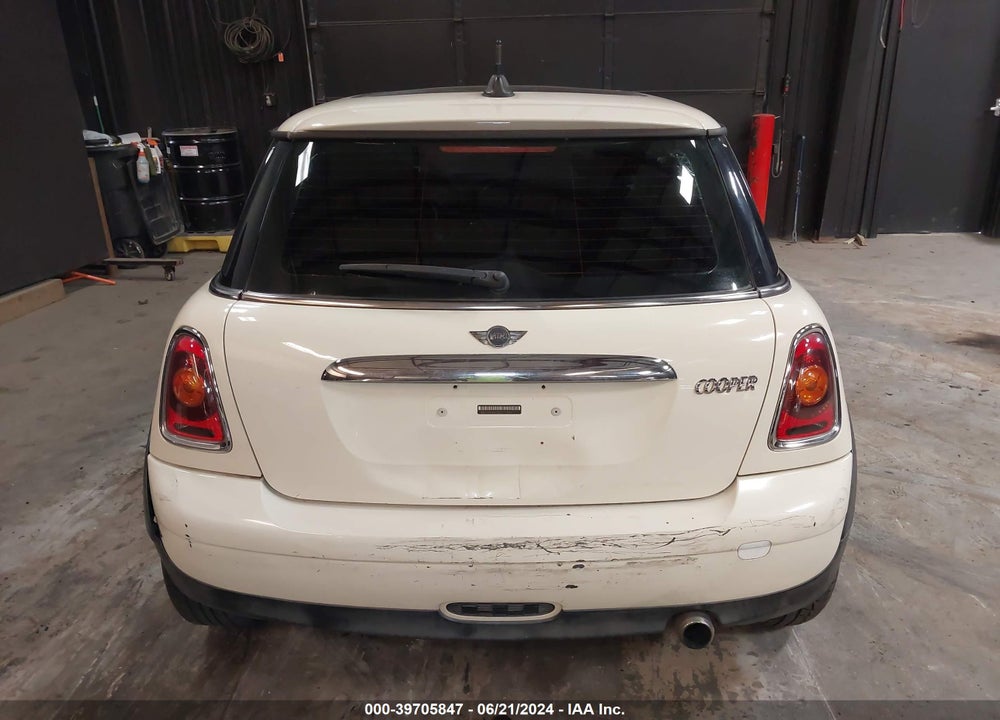 2007 MINI COOPER VIN: WMWMF33597TT58342