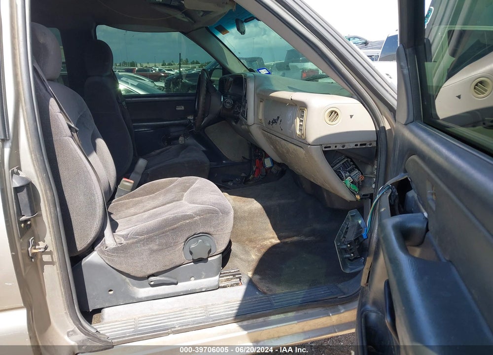 2000 GMC SIERRA 1500 SLE VIN: 1GTEC19T0YZ322418