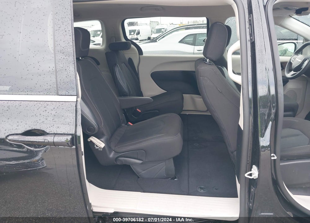 2022 CHRYSLER VOYAGER LX VIN: 2C4RC1CG4NR218470