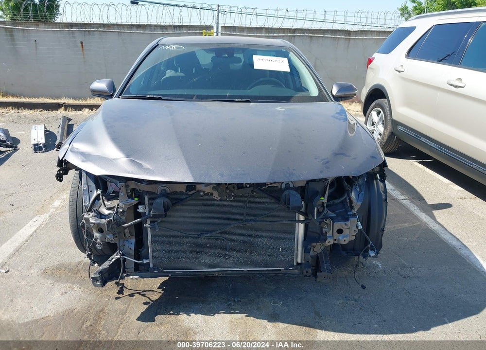 2019 TOYOTA CAMRY LE VIN: 4T1B11HK5KU845709