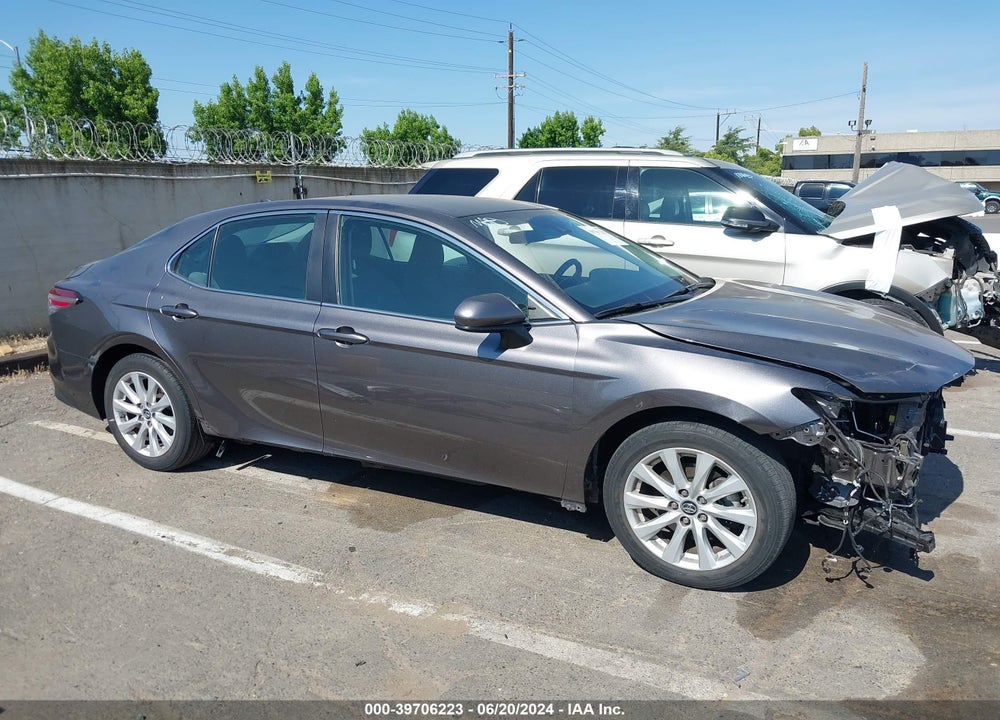 2019 TOYOTA CAMRY LE VIN: 4T1B11HK5KU845709