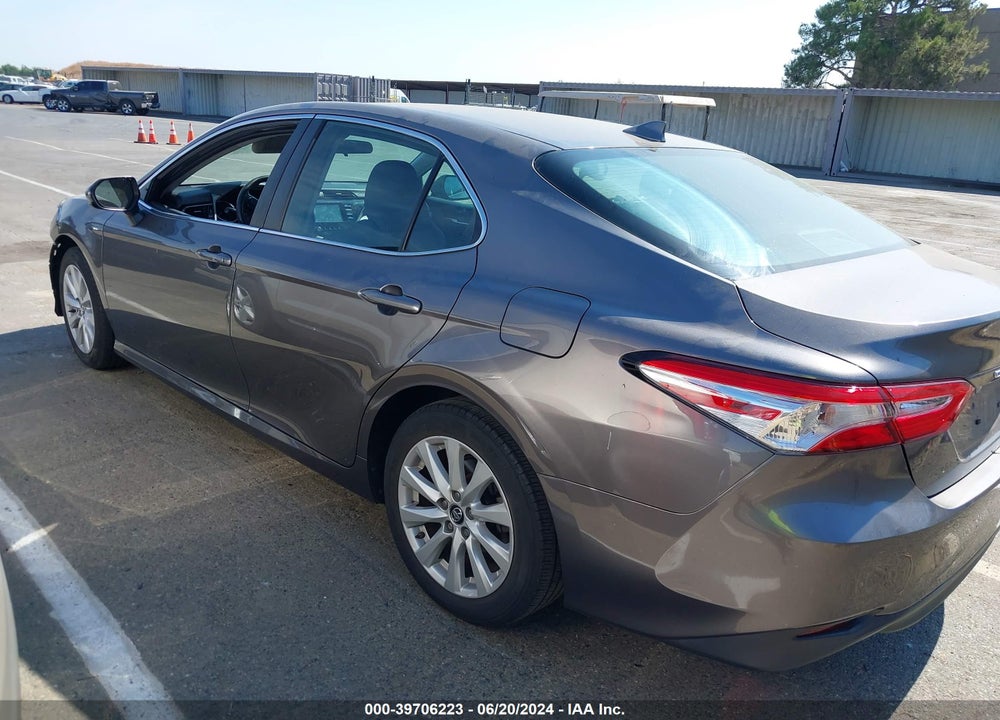2019 TOYOTA CAMRY LE VIN: 4T1B11HK5KU845709