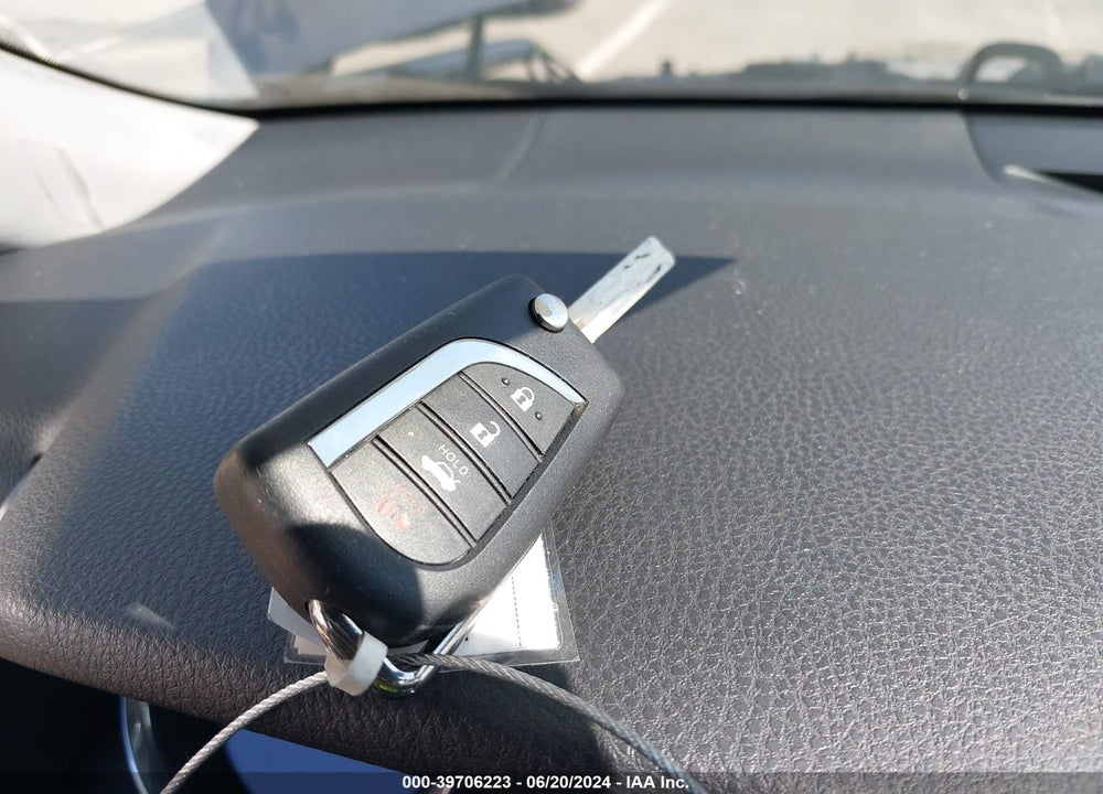 2019 TOYOTA CAMRY LE VIN: 4T1B11HK5KU845709