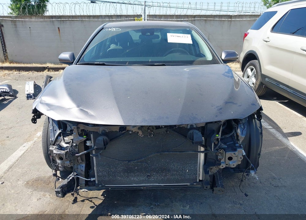 2019 TOYOTA CAMRY LE VIN: 4T1B11HK5KU845709