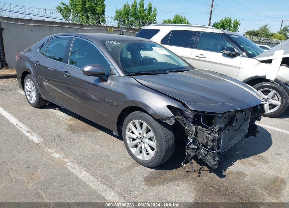 2019 TOYOTA CAMRY LE VIN: 4T1B11HK5KU845709