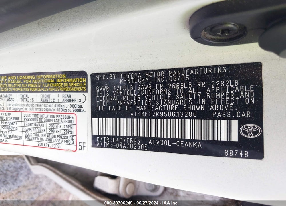 2005 TOYOTA CAMRY LE VIN: 4T1BE32K95U613286