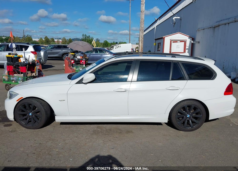 2009 BMW 328I VIN: WBAUT93579A190937